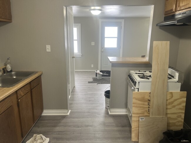 Building Photo - 1426 1st St