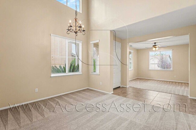 Foto del edificio - Inviting 4-Bed, 2-Bath Home In Sunny Winchester!