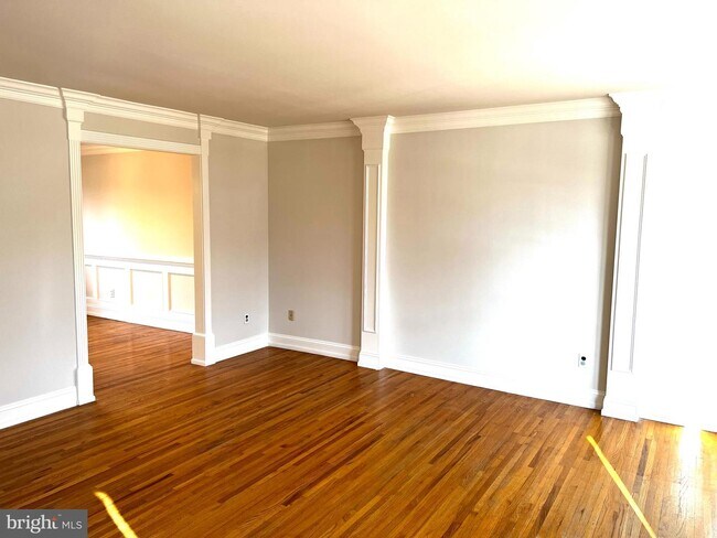 Building Photo - 4138 Novar Dr