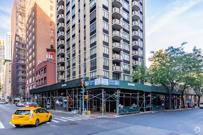 403-409 Park Ave S - Ascot Apartments