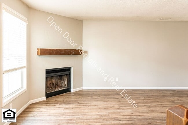 Foto del edificio - 7701-7729  E State Blvd