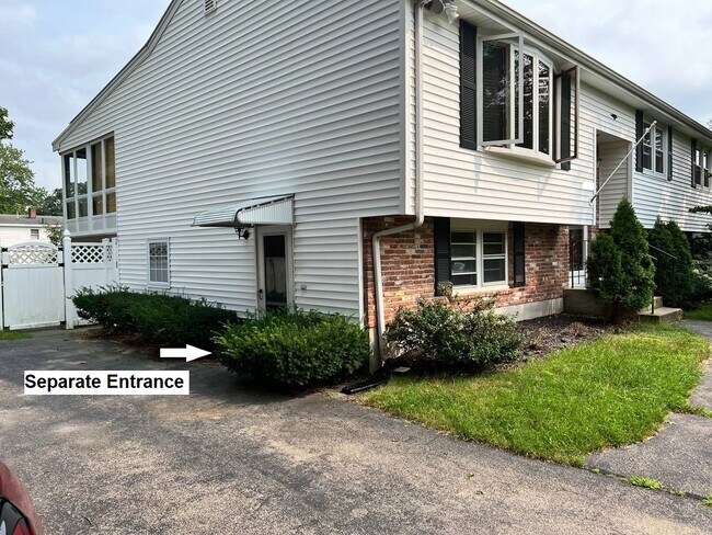 Foto del edificio - 22 Caryl Rd