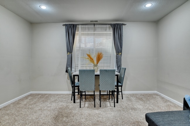 Building Photo - 2631 Thrush Grove