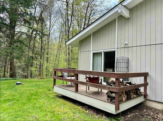 Building Photo - 57 Silver Birch Pl