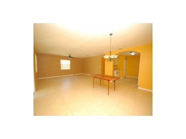 Foto del edificio - 2331 N 66 Terrace
