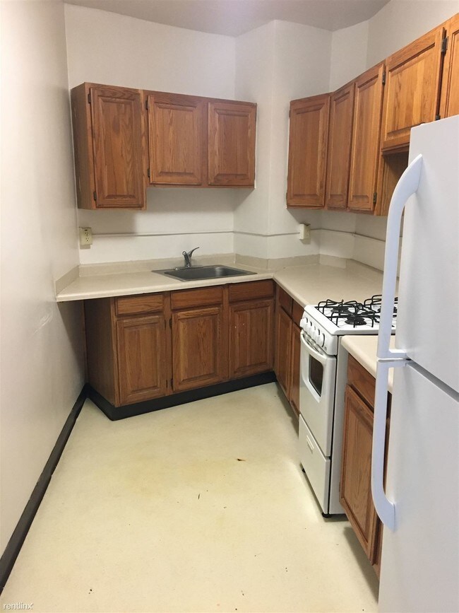 Foto del edificio - 3 br, 1 bath Apartment - Parkview Apartments