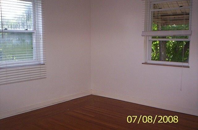 Foto del edificio - 2419 Homestead Pl