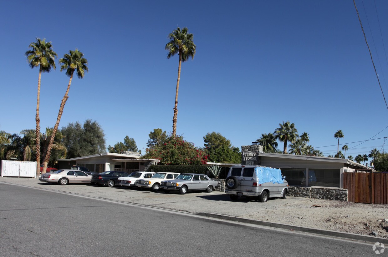 Primary Photo - Sunny Stones Apartments