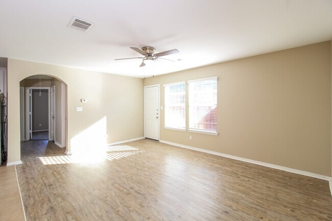 Building Photo - 1202 Mulkey Ln