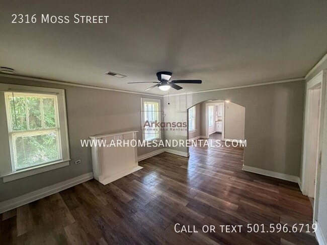 Building Photo - 2316 Moss St