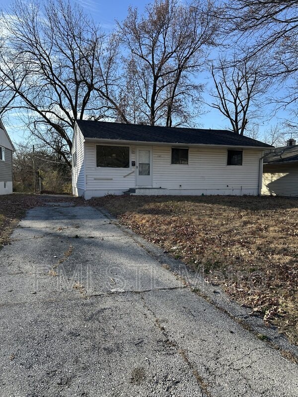 Building Photo - 269 Roderick Dr