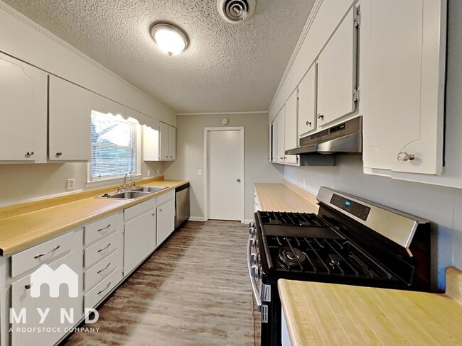 Foto del edificio - 2814 Bay Leaf Dr SE