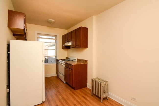 Building Photo - 2600 N Kimball Ave