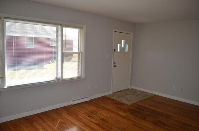 Building Photo - 6550 E 110 S