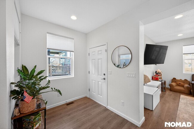 Foto del edificio - 8195 Monte Vista Cir