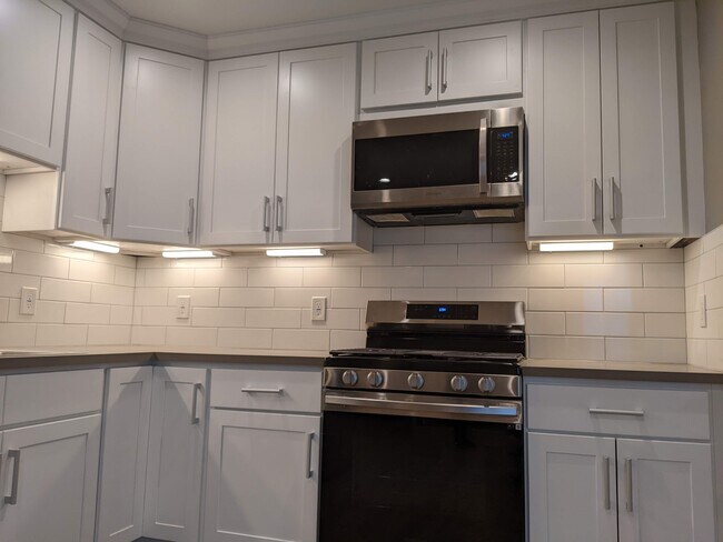 Kitchen Lights on #2 - 1525 Powell St