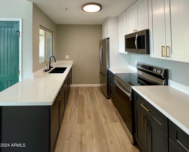 Foto del edificio - 11333 N 92nd St