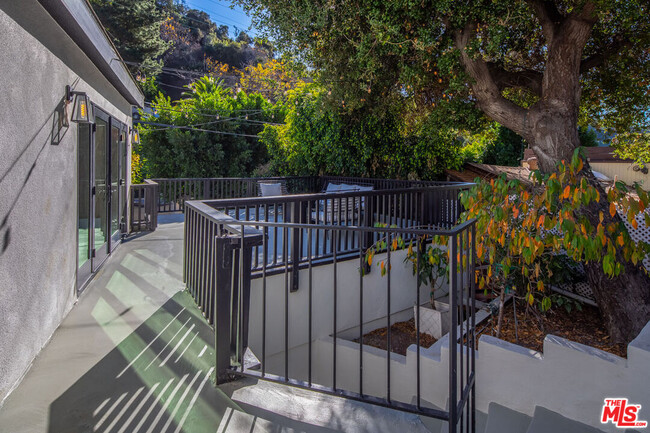 Building Photo - 9849 Portola Dr