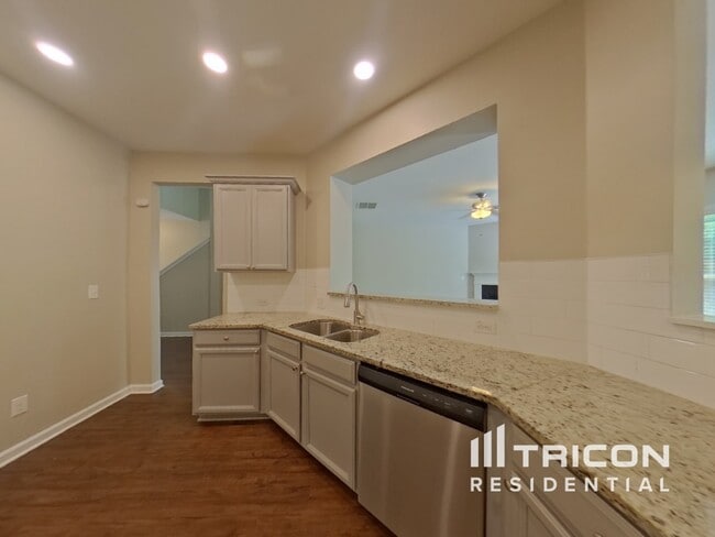 Building Photo - 3612 Moon Crest Dr