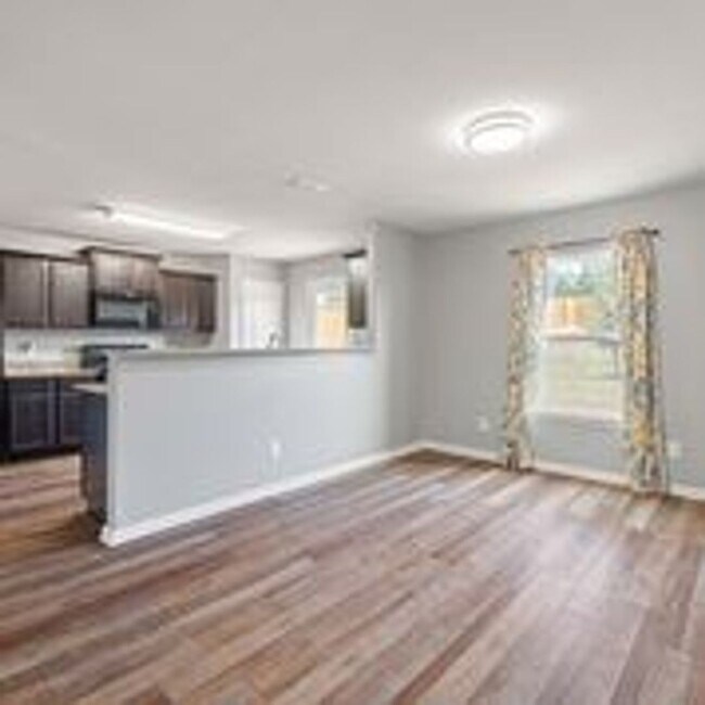 Foto del edificio - **4 Weeks Free!** Almost New In Luckey Ranch!!!