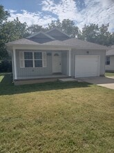 Building Photo - 2952 W Chestnut St