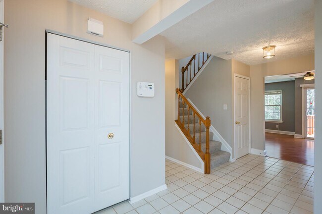 Building Photo - 9531 Gunview Rd