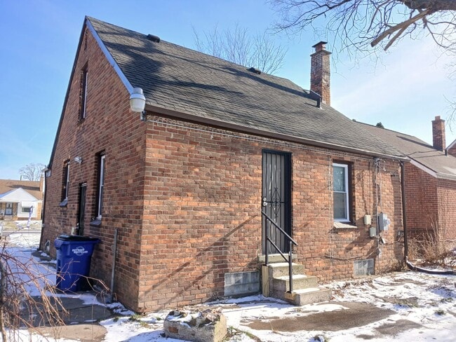 Building Photo - 18637 Forrer St