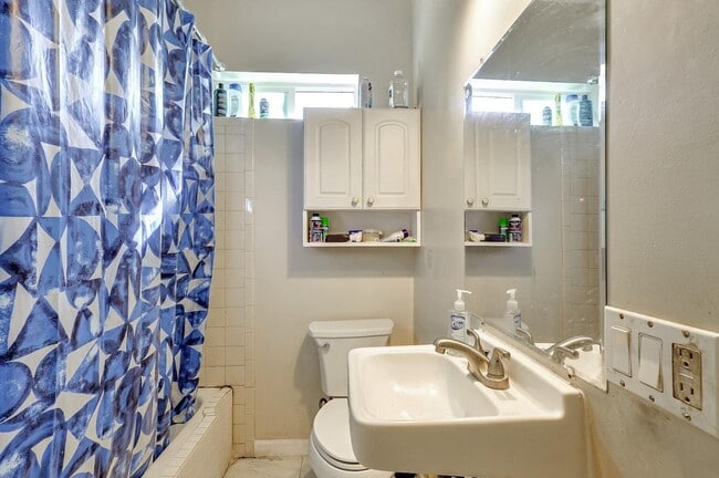 Bathroom - 1226 Russell St