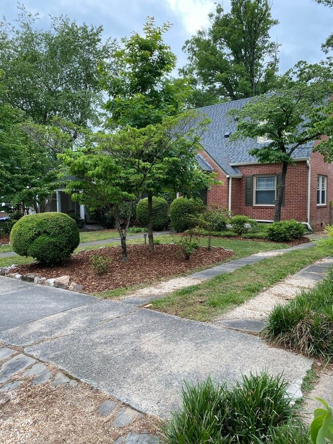 Building Photo - COMING SOON. Sunset Hills 3 bedroom 2 bathroom charming brick bungalow in Greensboro. Lawn care i...