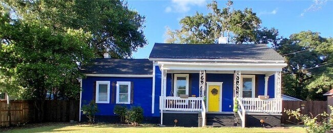 Foto del edificio - 3435 Hillcrest Rd
