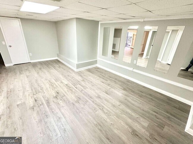Foto del edificio - 3816 Chapel Hill Rd