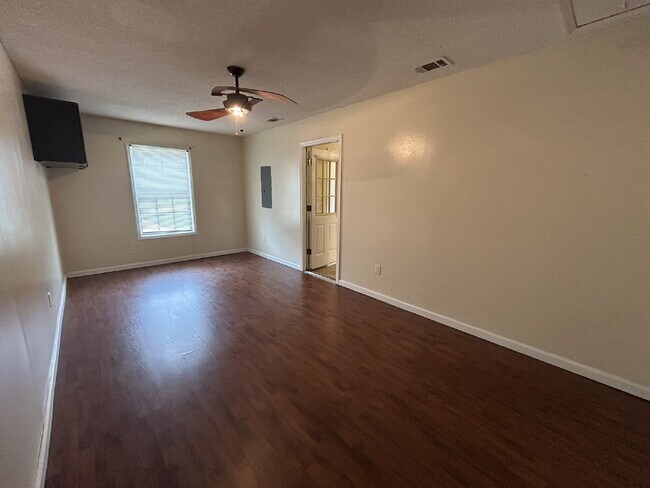 Foto del edificio - House for Rent