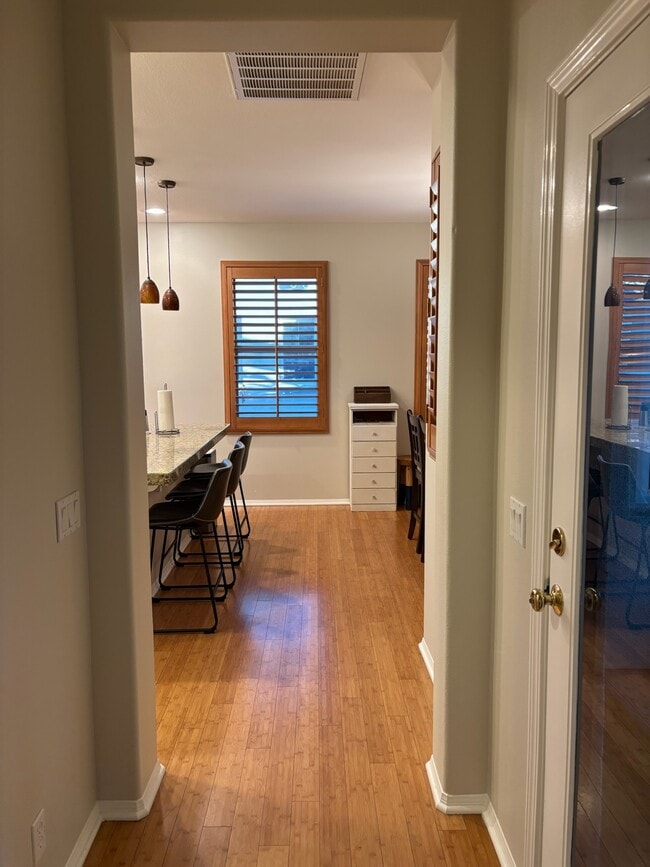 Building Photo - 92 Sarabande