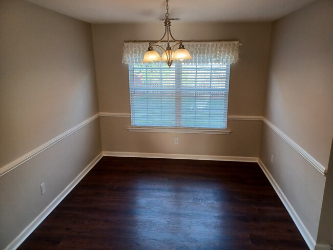 Dining area - 23 Brockmore Dr