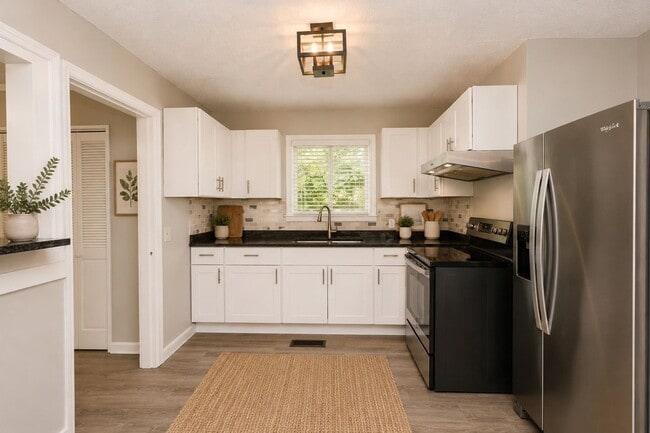 Building Photo - 1635 Dogwood Dr
