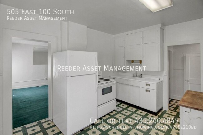 Building Photo - Perfect 3 Bedroom 1 Bathroom Single Family...