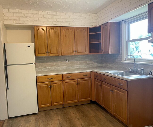 Building Photo - 171 Lenox Rd