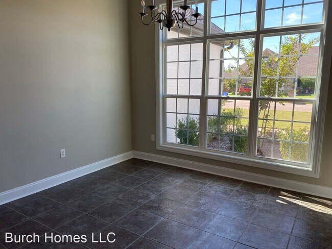 Building Photo - 4 br, 2 bath House - 900 Gloucester