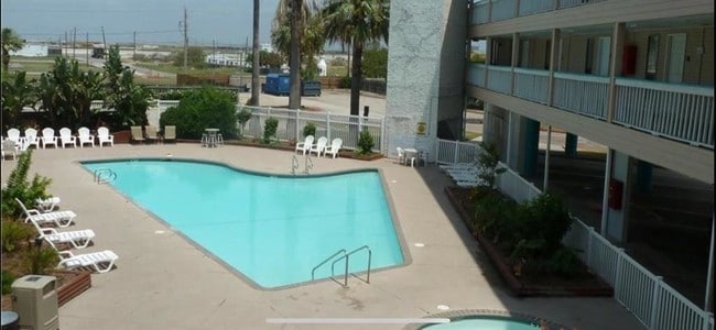 Building Photo - 3938 Surfside Blvd