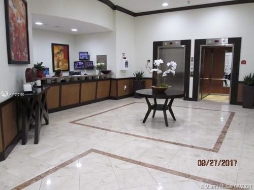 Foto del edificio - 2030 Douglas Rd