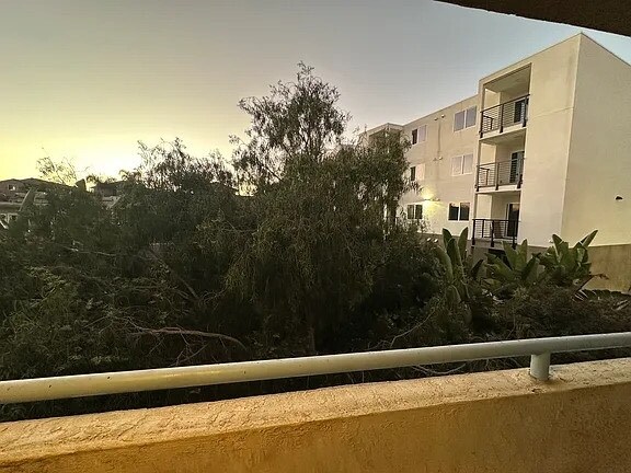 Foto del edificio - 1330 Eureka St