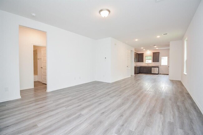 Building Photo - 16500 Moss Ln