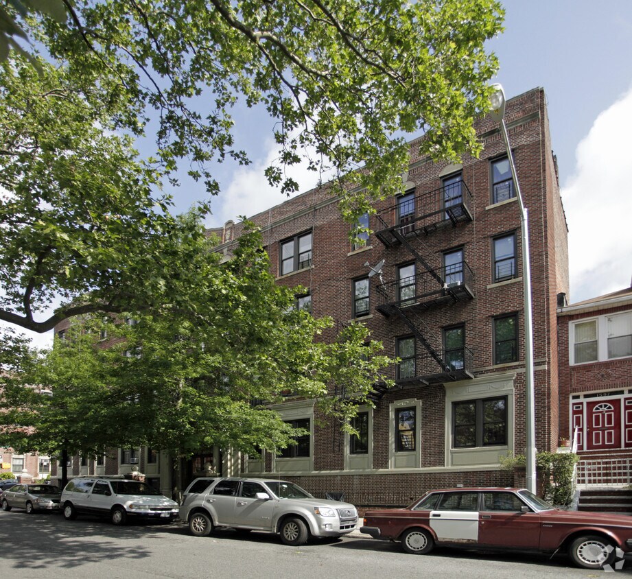 Foto principal - 1587 Carroll St