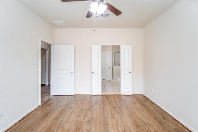 Building Photo - 14215 Campo Vista Dr