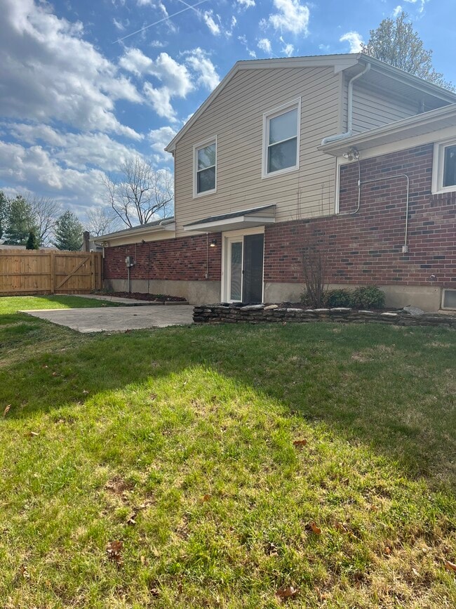 Building Photo - 8005 Casualwood Ct