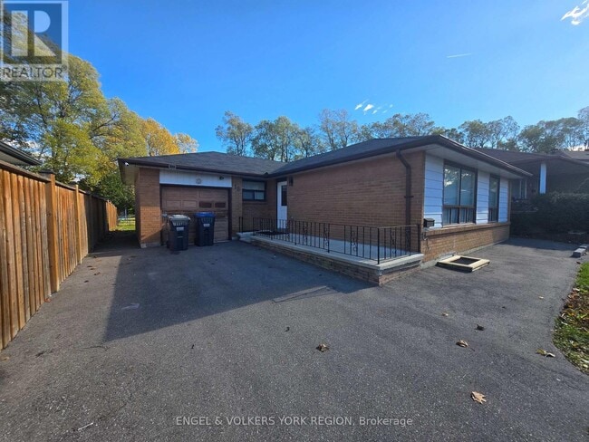 Building Photo - 18 Elrose Rd