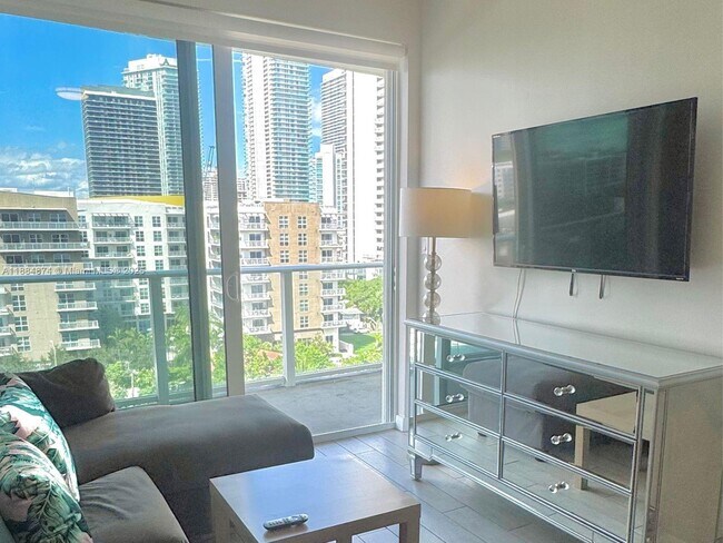 Foto del edificio - 321 NE 26th St
