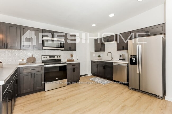 Building Photo - 1314 E Del Rio Dr
