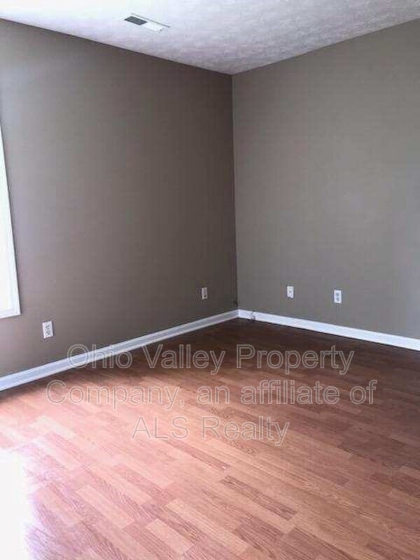 Building Photo - 7099 Columbia Ave