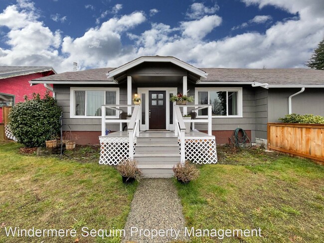 Building Photo - 3 br, 2 bath House - 316 W. 14th Street